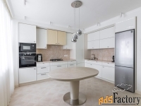 3 - комн.  квартира, 94 м², 2/4 эт.