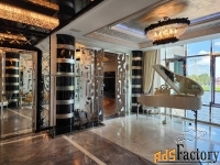 5 - комн.  квартира, 347.7 м², 2/6 эт.