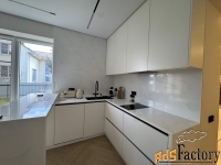 2 - комн.  квартира, 83 м², 1/2 эт.