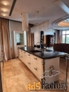 5 - комн.  квартира, 347.7 м², 2/6 эт.